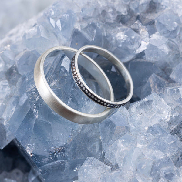 טבעת נישואין פס זהב לבן