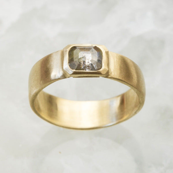 טבעת יהלום אפור ONE OF A KIND